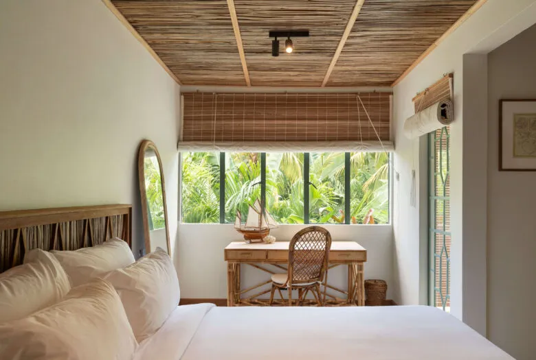 King-size bed with a high-quality mattress, soft pillows and fine cotton linens